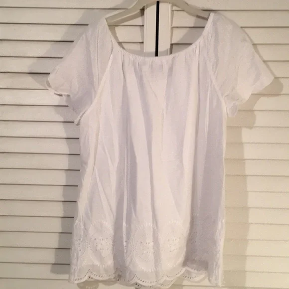 Vineyard Vines scalloped hem top medium - Picture 4 of 4